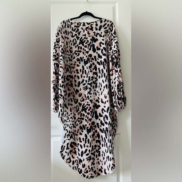 Leopard High Low Blouse - Picture 2 of 5
